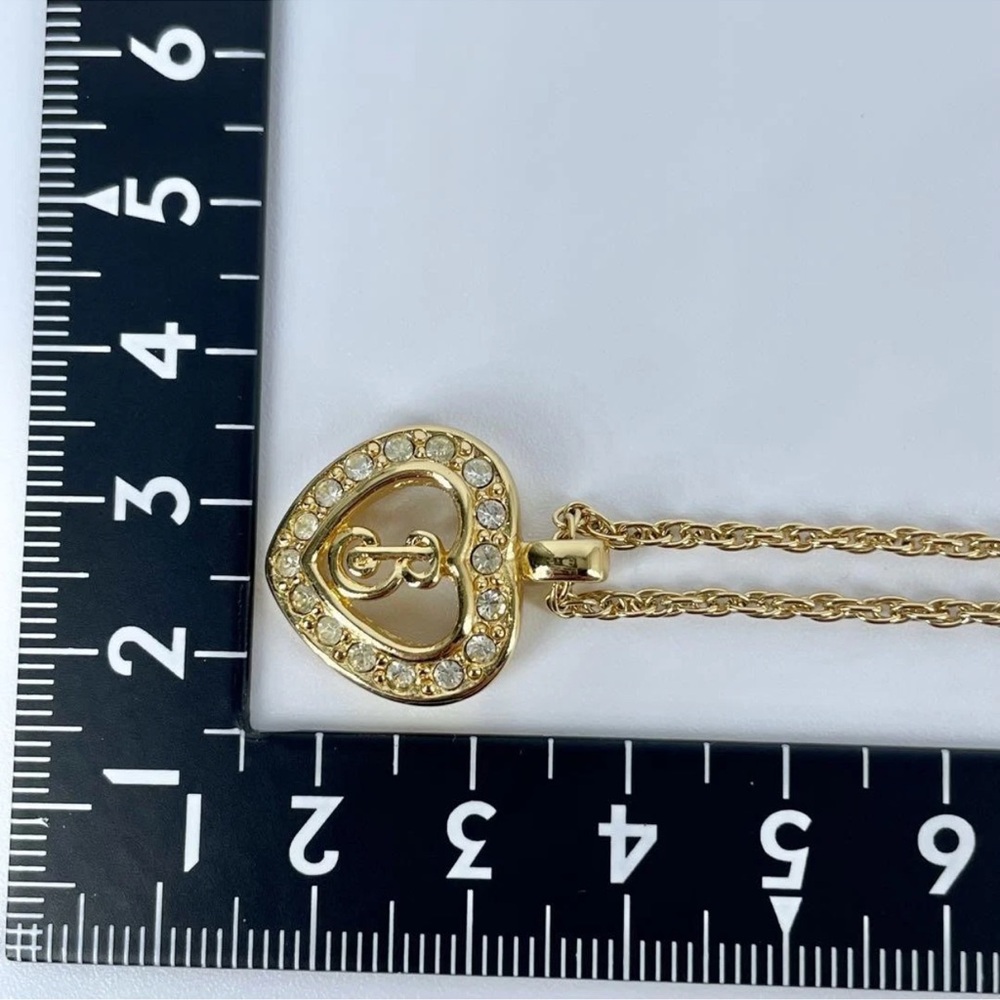 Burberry’s Gold Heart Pendant Rhinestone Necklace - Picture 12 of 12